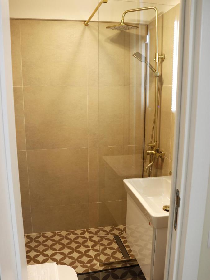 Mina City Center Apartment Amzei Bukares Bagian luar foto
