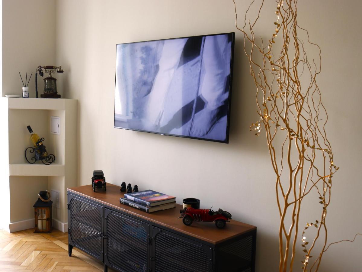 Mina City Center Apartment Amzei Bukares Bagian luar foto